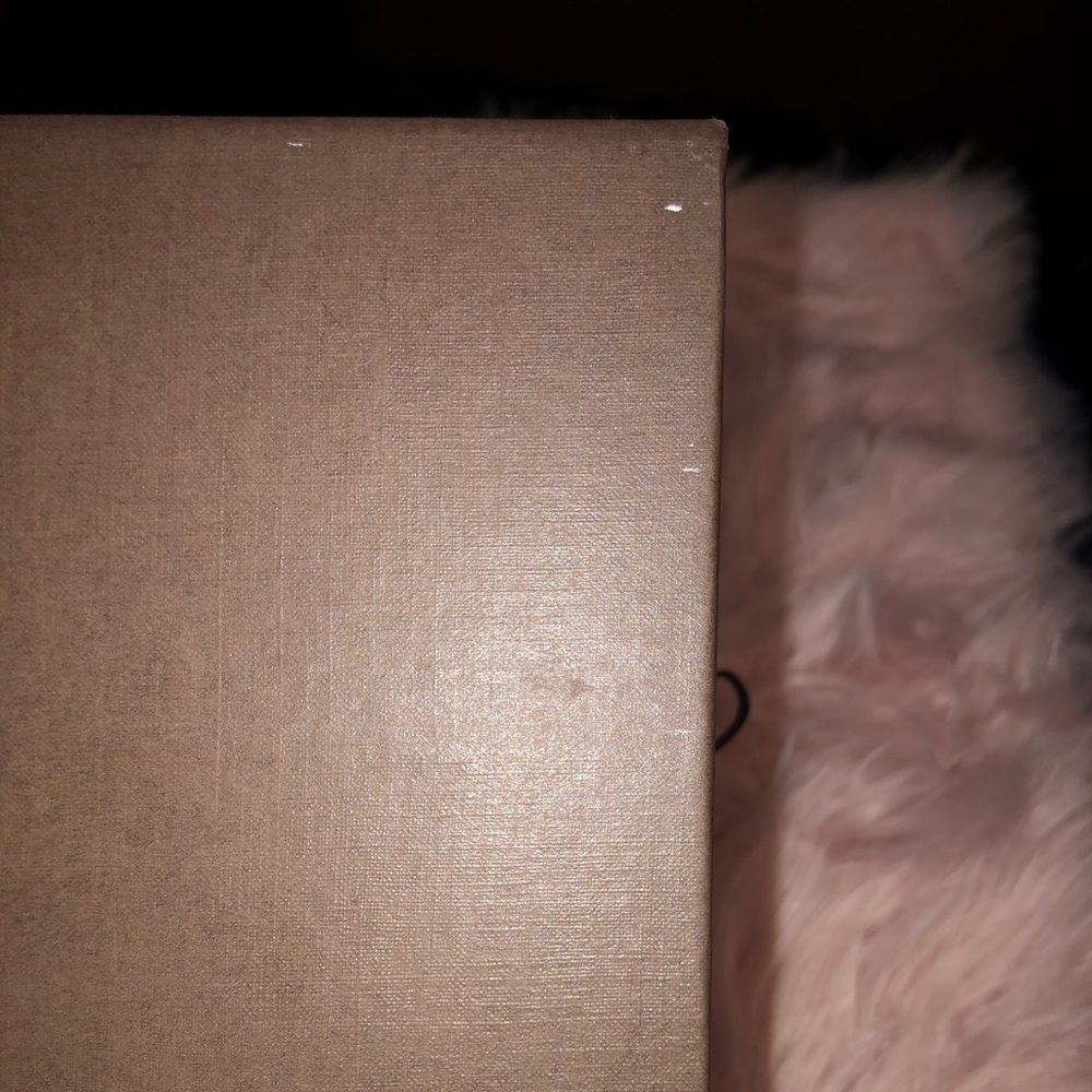 Authentic Louis Vuitton shoe box! - Picture 7 of 9
